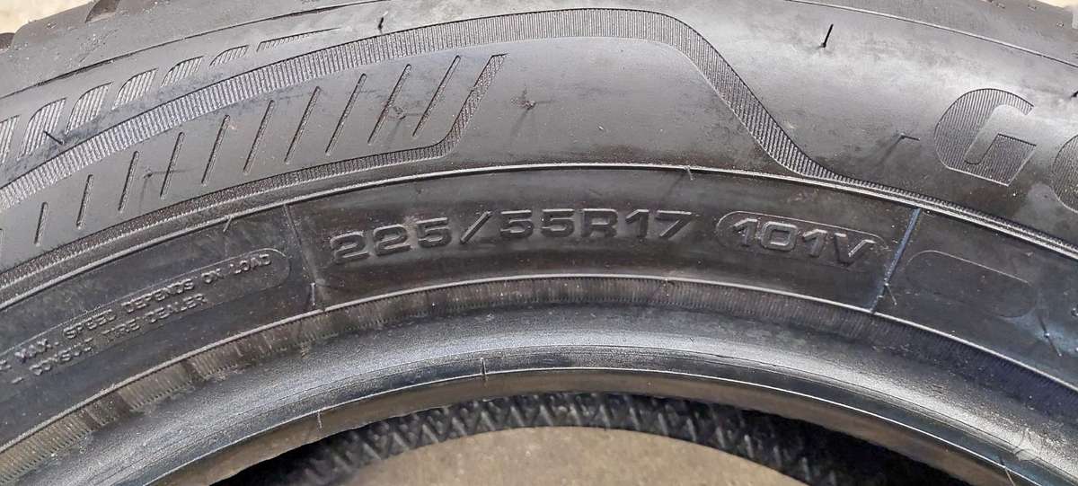 Goodyear, universalios 225/55 R17