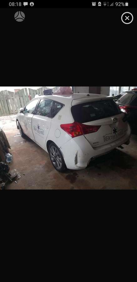 Toyota Auris kėbulo dalys