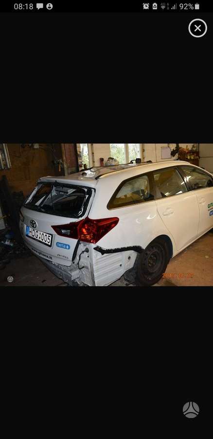 Toyota Auris kėbulo dalys
