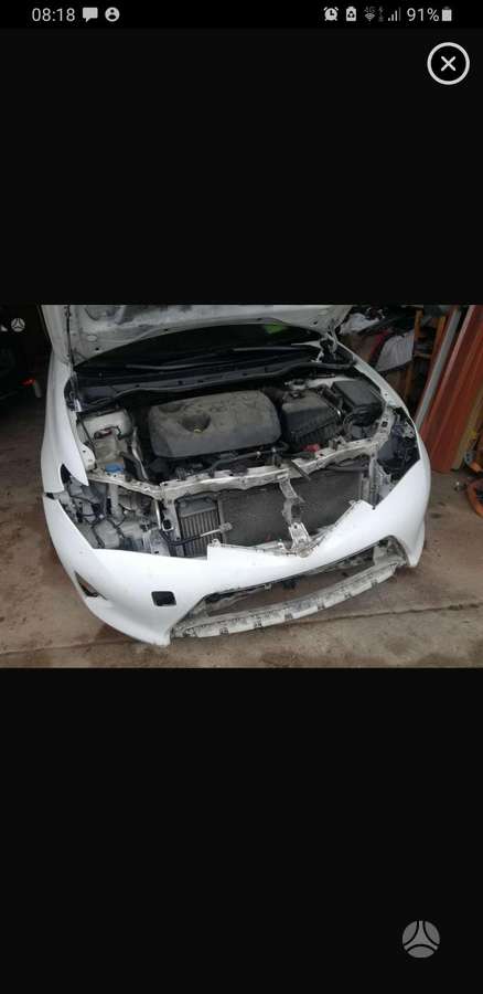 Toyota Auris kėbulo dalys
