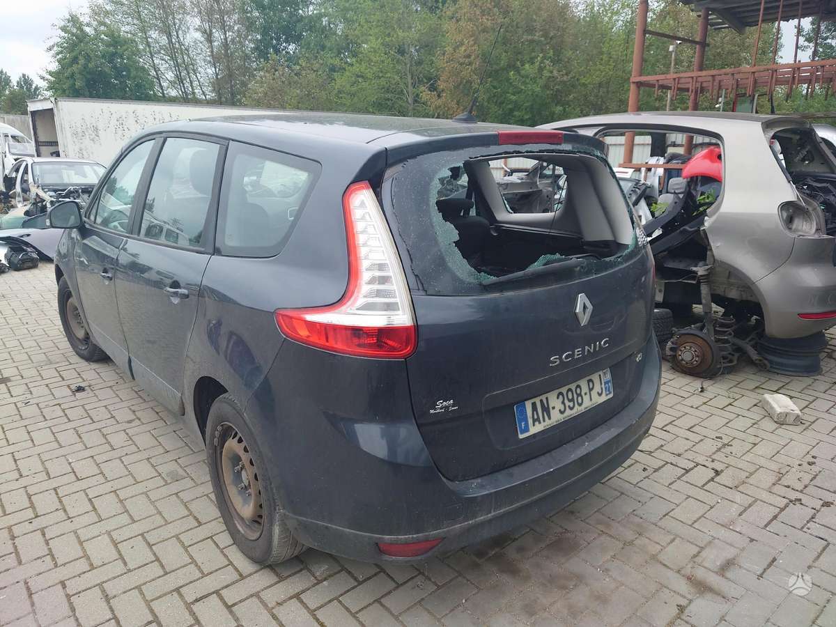 Renault Grand Scenic по частям
