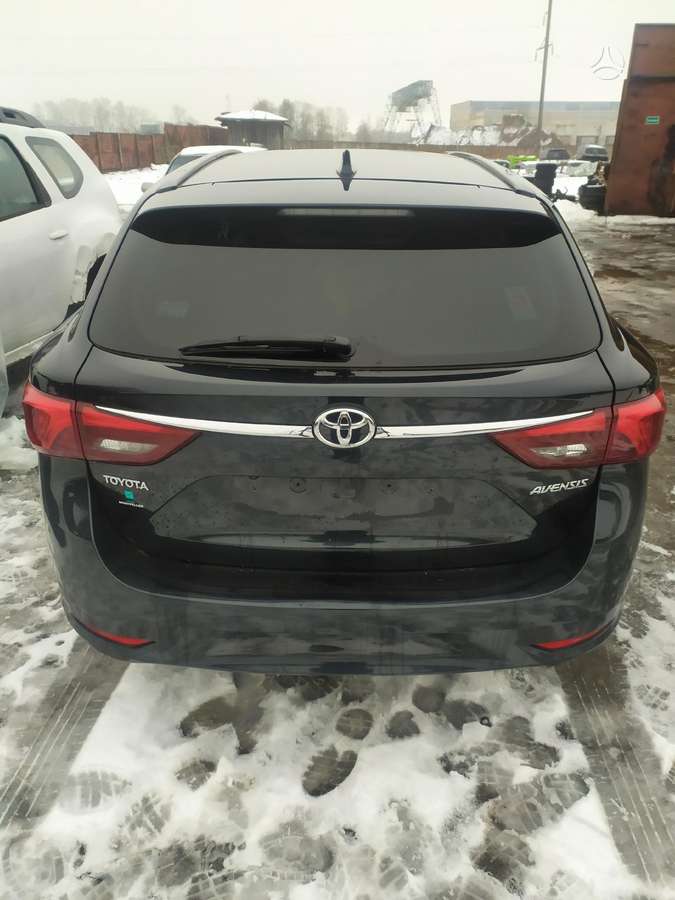Toyota Avensis dalimis