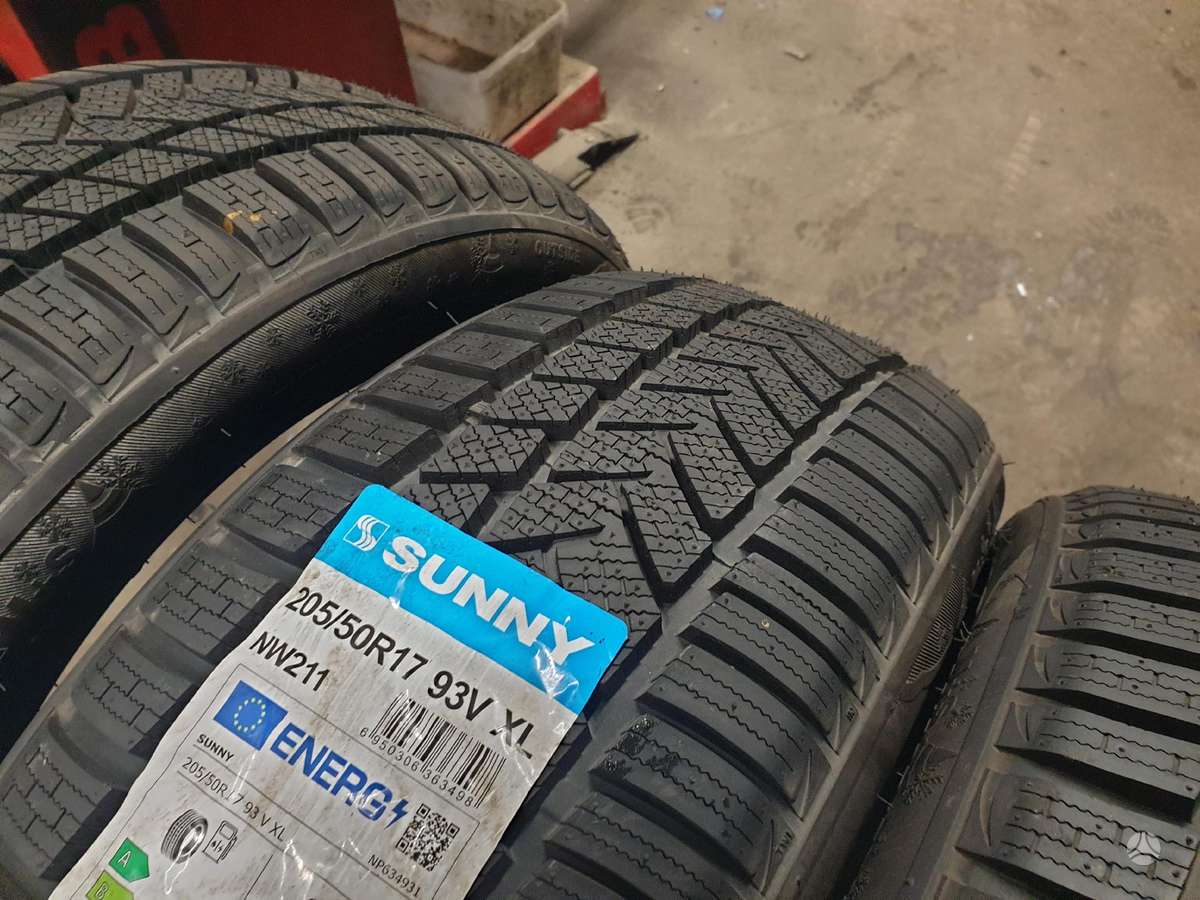 Sunny, winter 205/50 R17