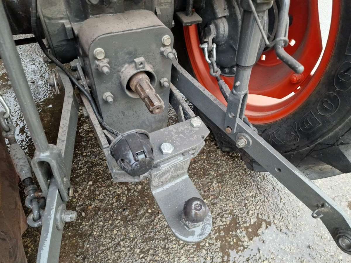 Kubota L245dt, traktoriai