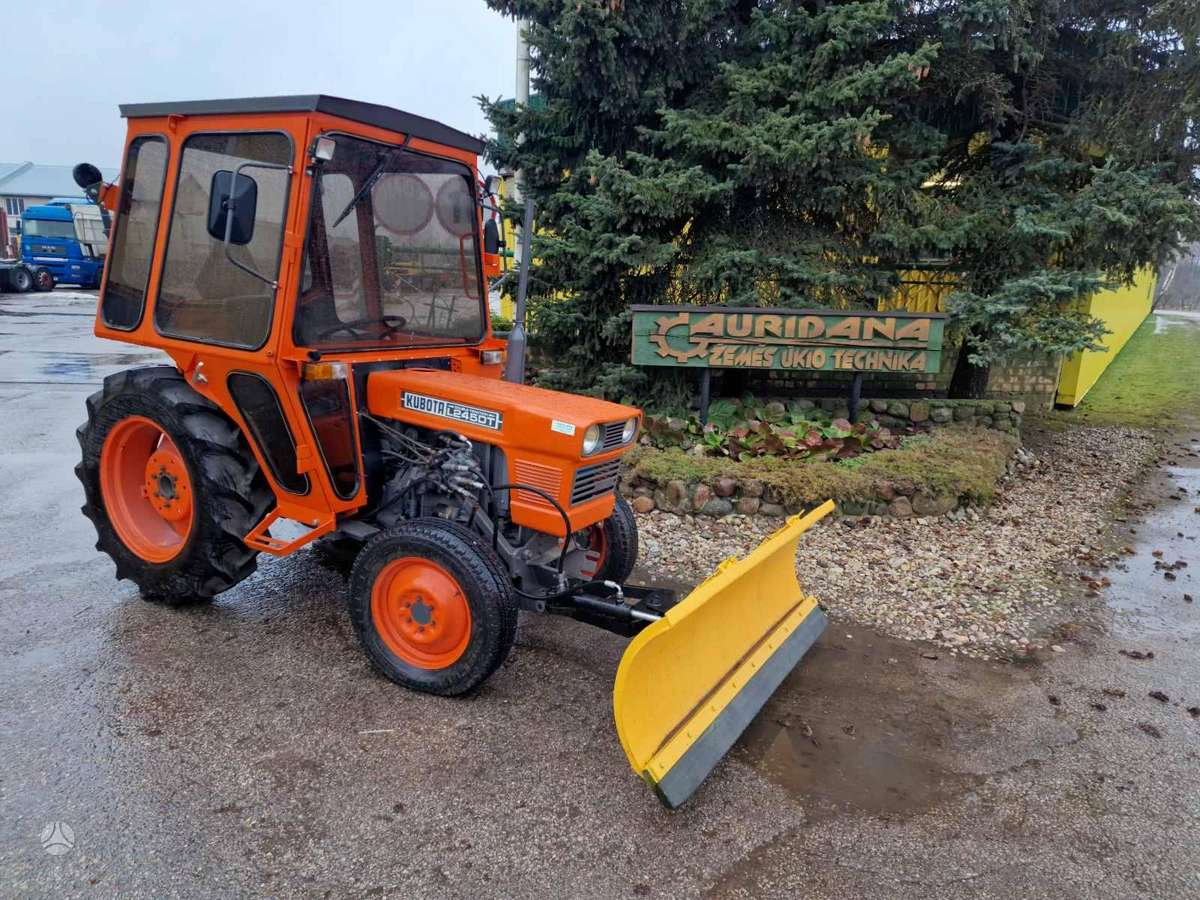 Kubota L245dt, traktoriai