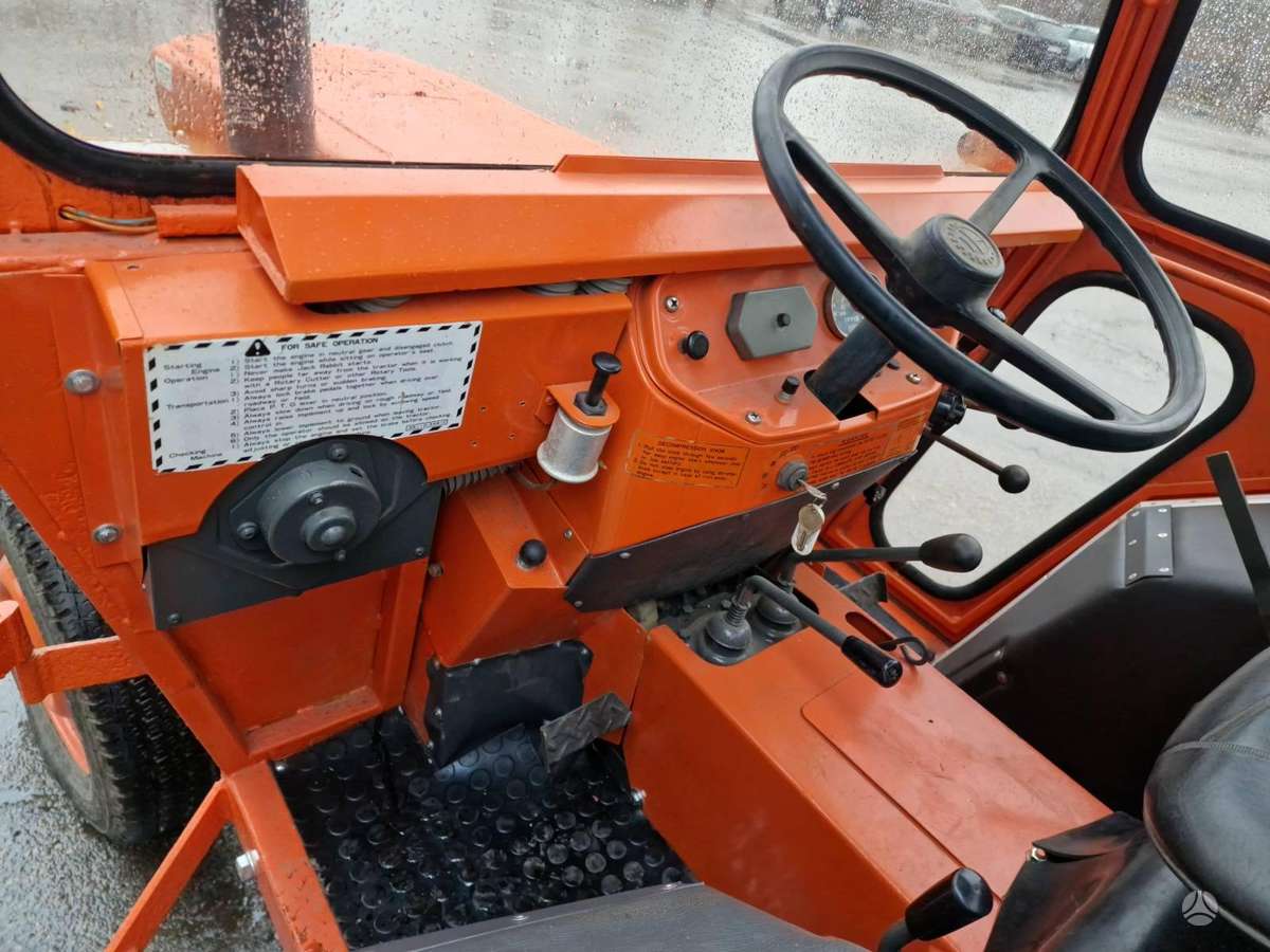 Kubota L245dt, traktoriai