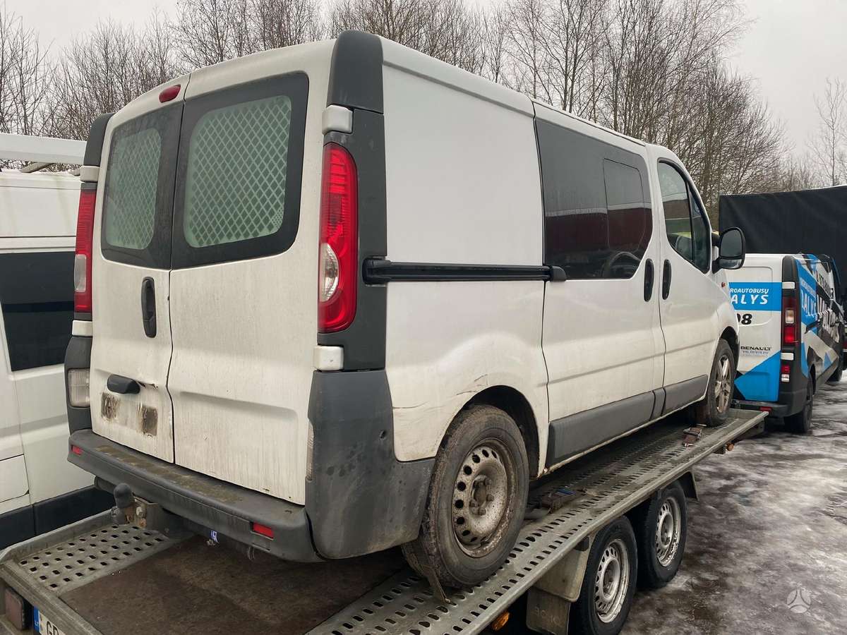 Opel Vivaro, cargo vans