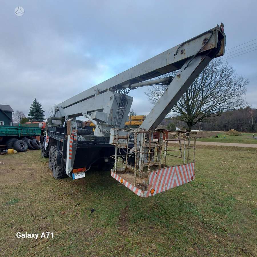 Kamaz 4310, boom lift