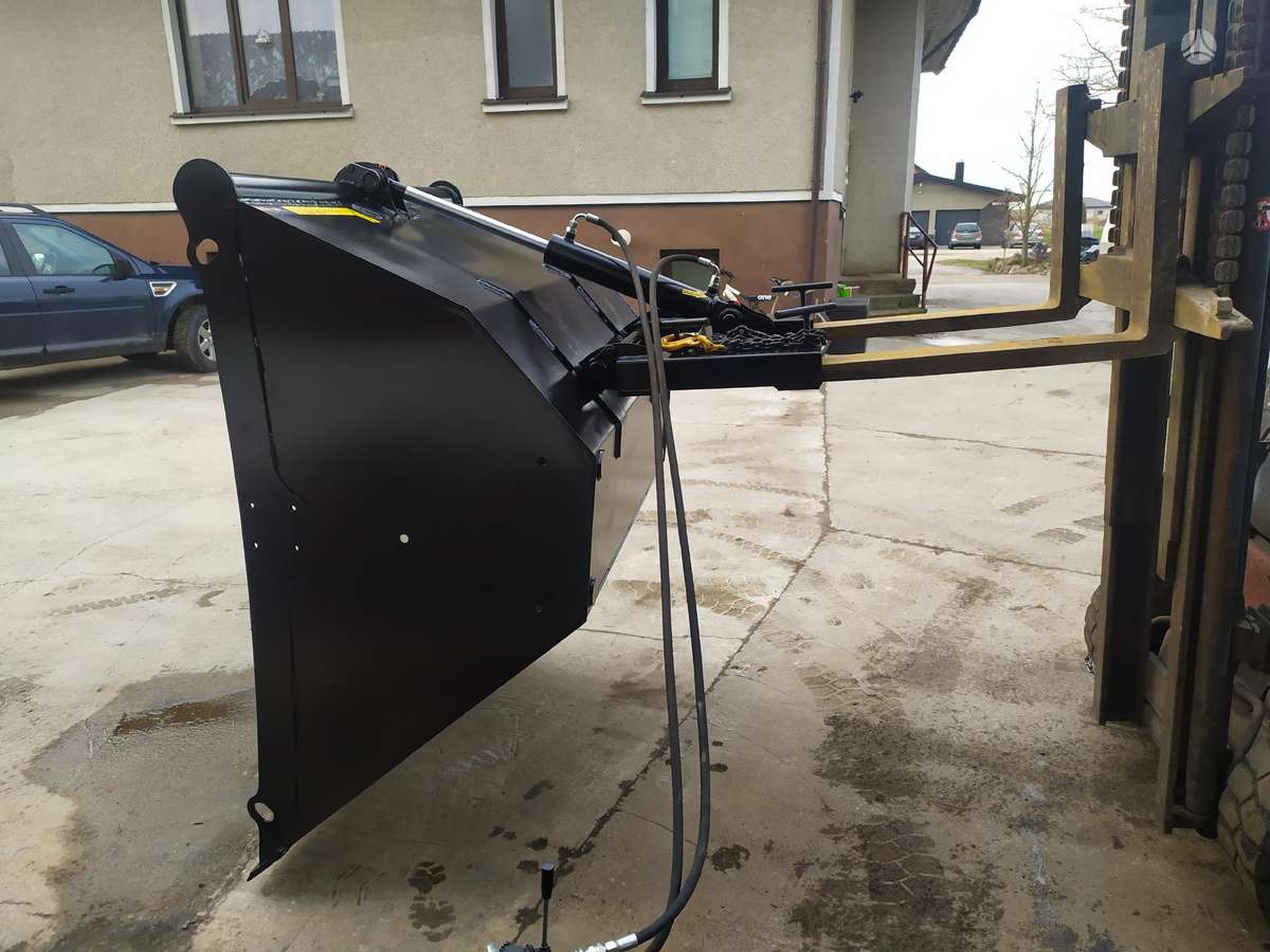-Kita- 1350 litrų, buckets