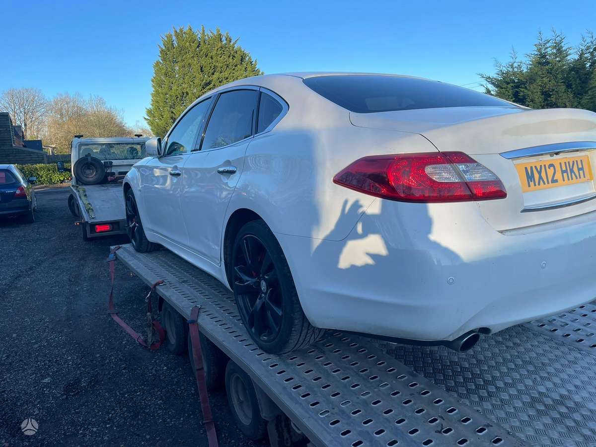 Infiniti M30 M30