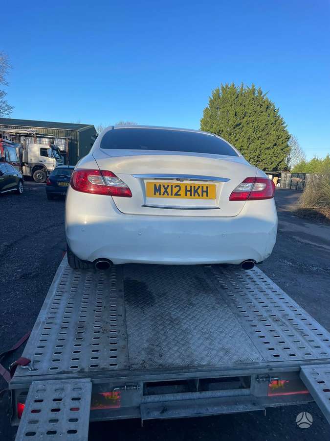 Infiniti M30 M30