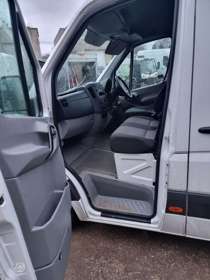 Volkswagen Crafter, cargo vans