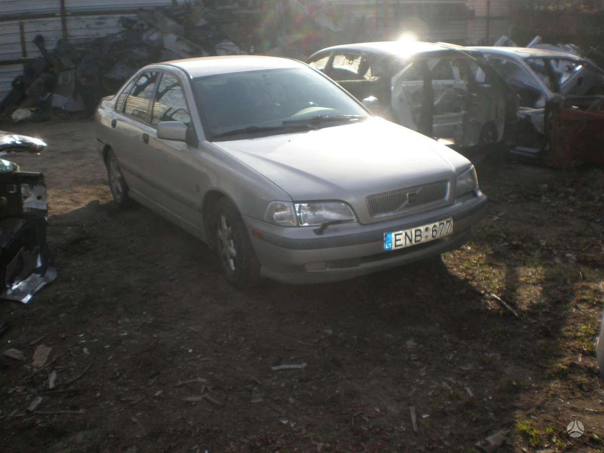 Volvo S40 dalimis. B42045 b41849