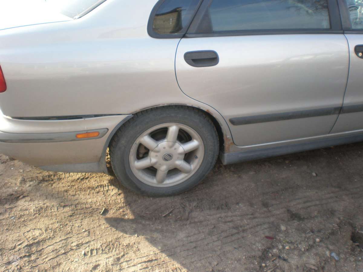 Volvo S40 dalimis. B42045 b41849