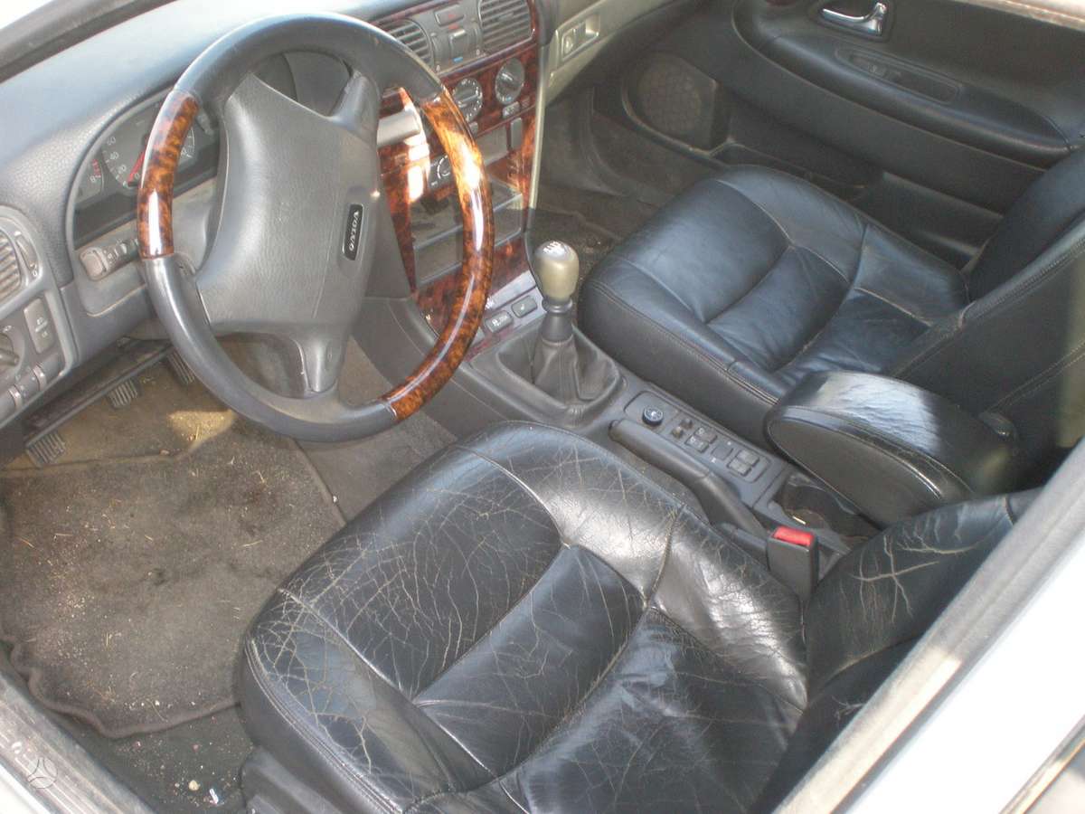 Volvo S40 dalimis. B42045 b41849