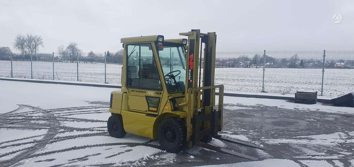 Mitsubishi FD25, forklifts