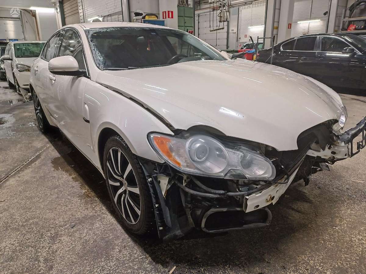 Jaguar XF for parts