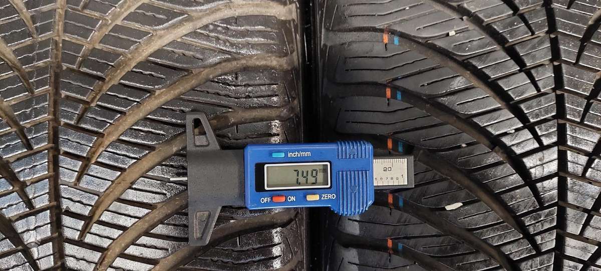 Goodyear, all-season 225/40 R18