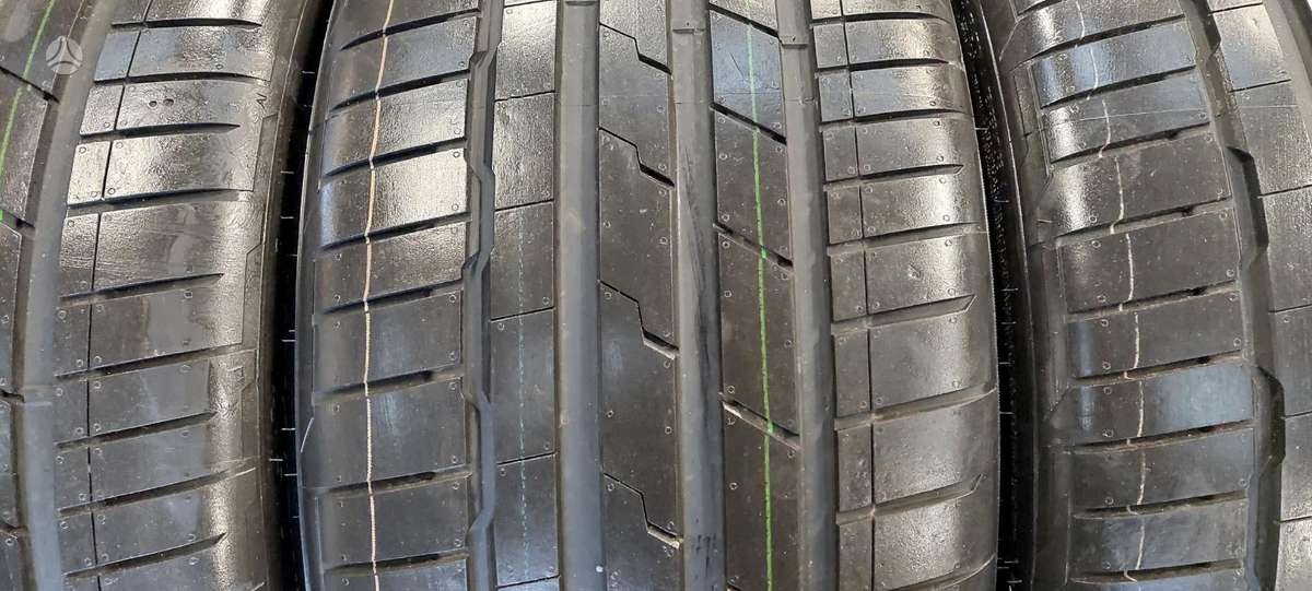 Hankook, летние 285/30 R22