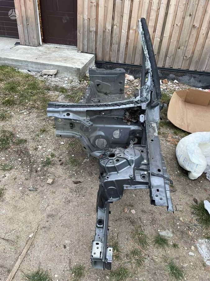 Land Rover Range Rover Velar frame rails (fornt, rear)