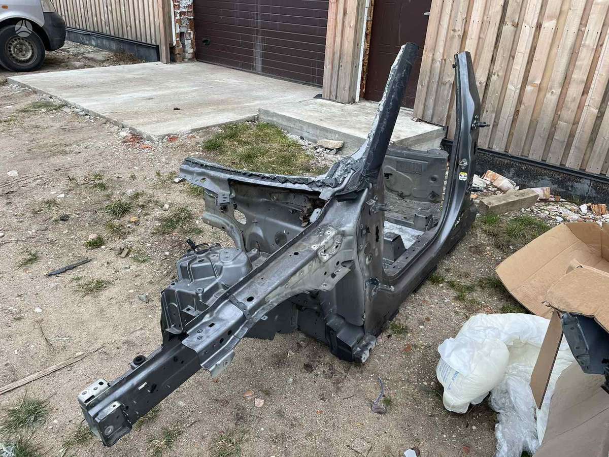 Land Rover Range Rover Velar frame rails (fornt, rear)
