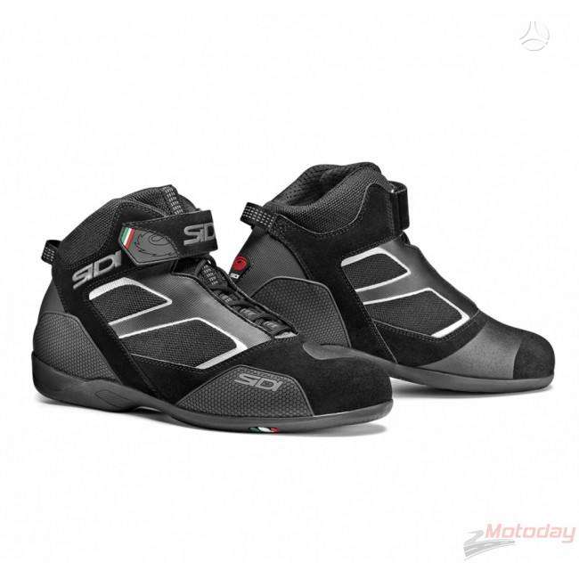 Sidi Meta, touring / street