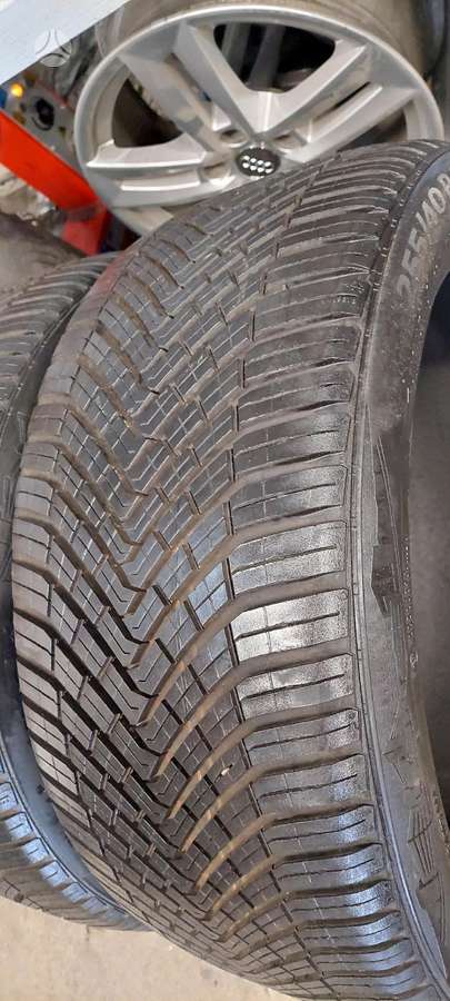 Continental, all-season 255/40 R19
