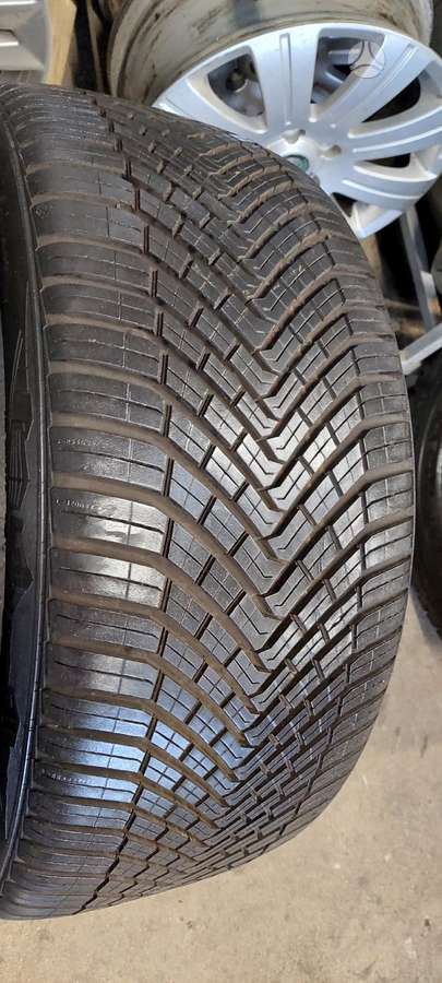 Continental, universalios 255/40 R19