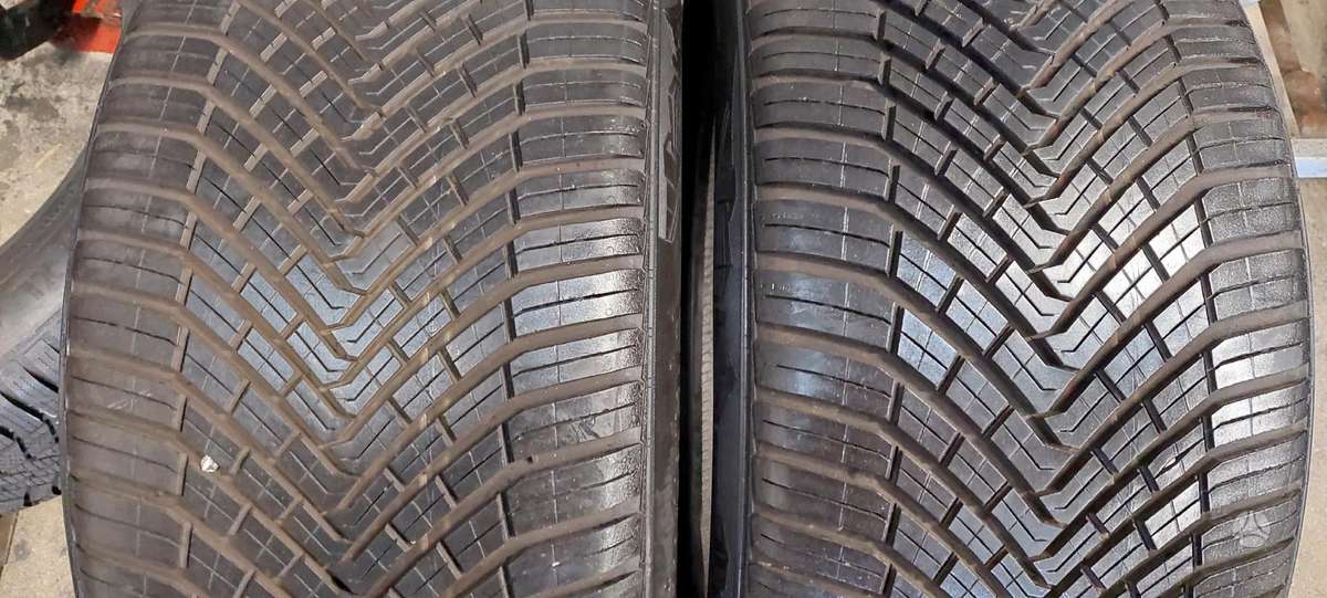 Continental, all-season 255/40 R19