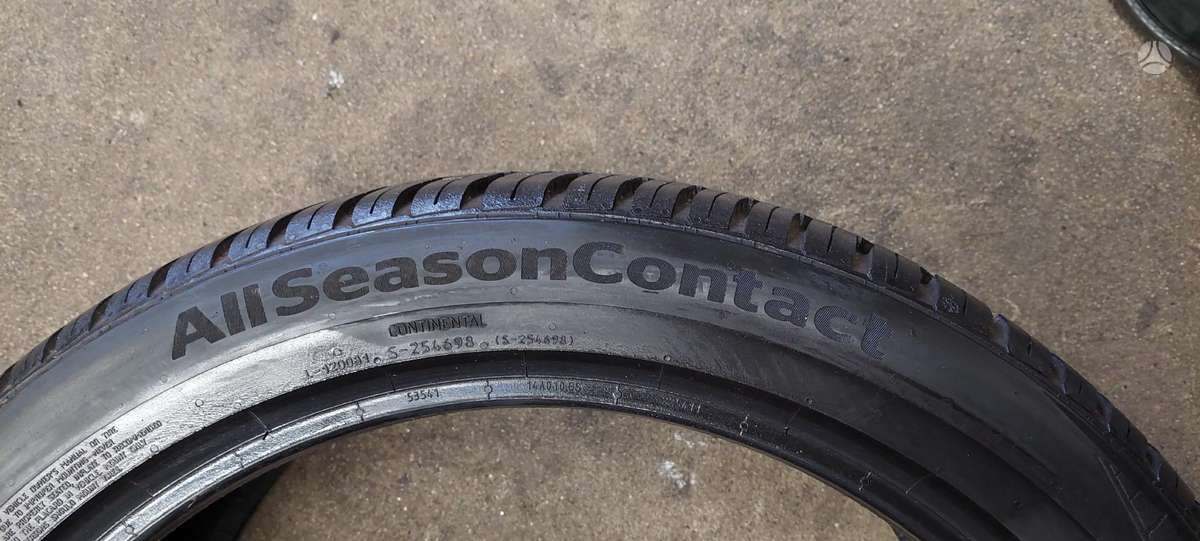 Continental, all-season 255/40 R19