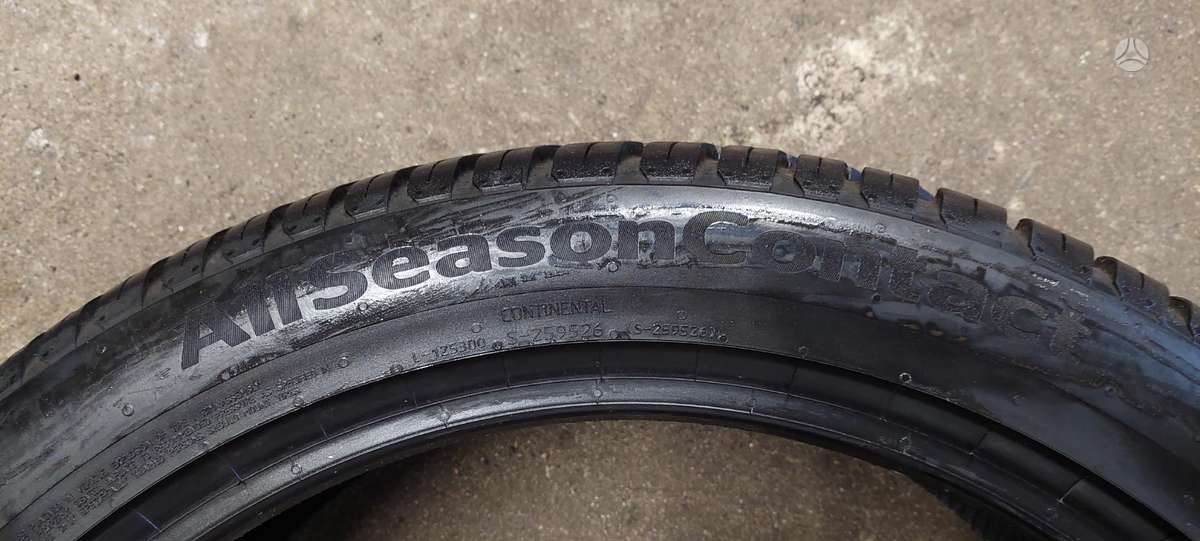 Continental, all-season 235/45 R20