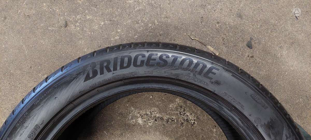 Bridgestone, vasaras 255/45 R19