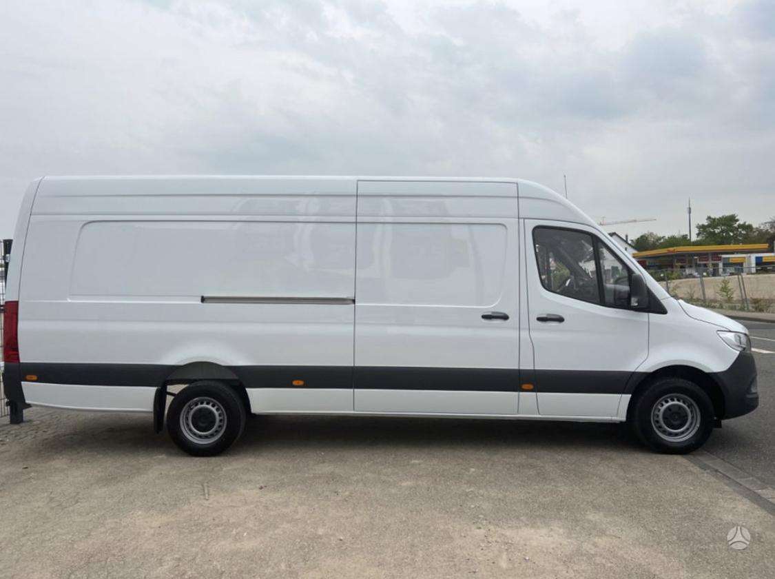 Mercedes-Benz Sprinter, cargo vans
