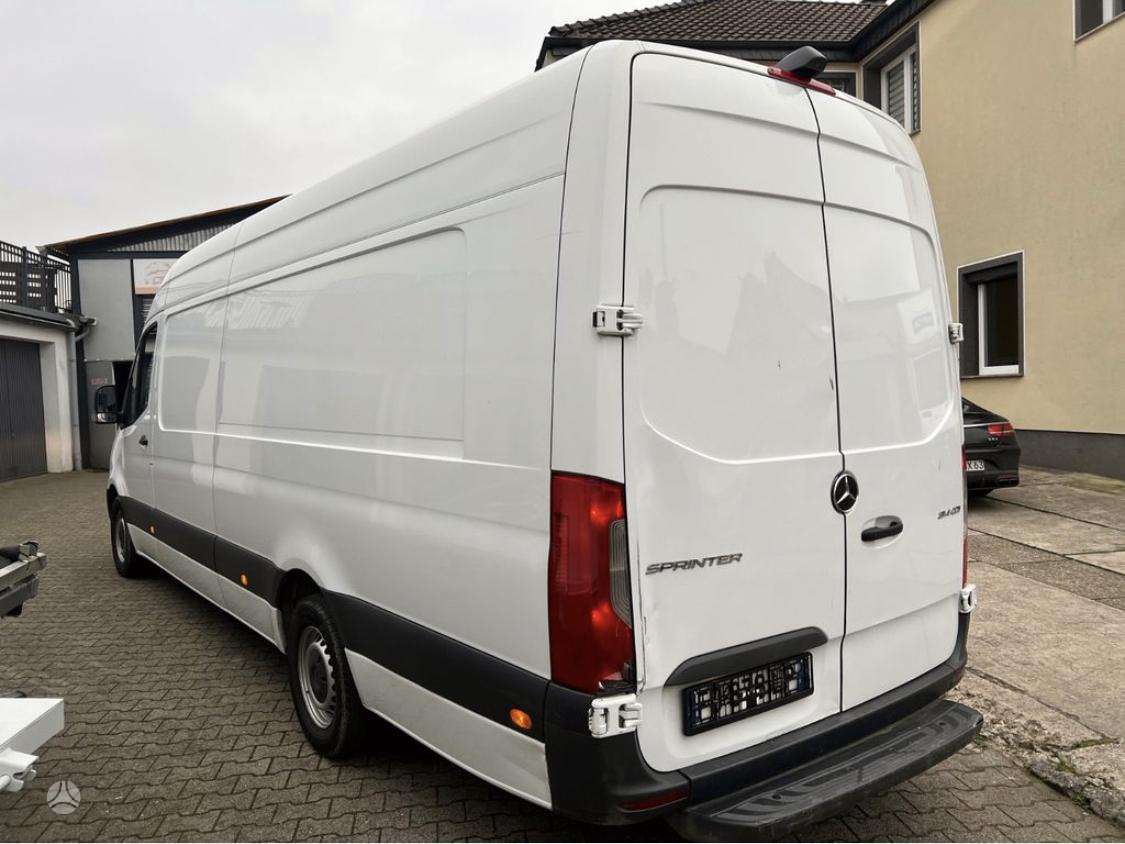 Mercedes-Benz Sprinter, cargo vans