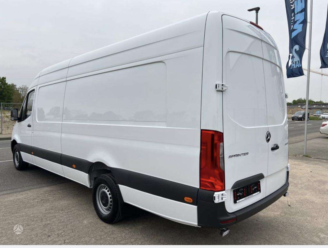 Mercedes-Benz Sprinter, cargo vans