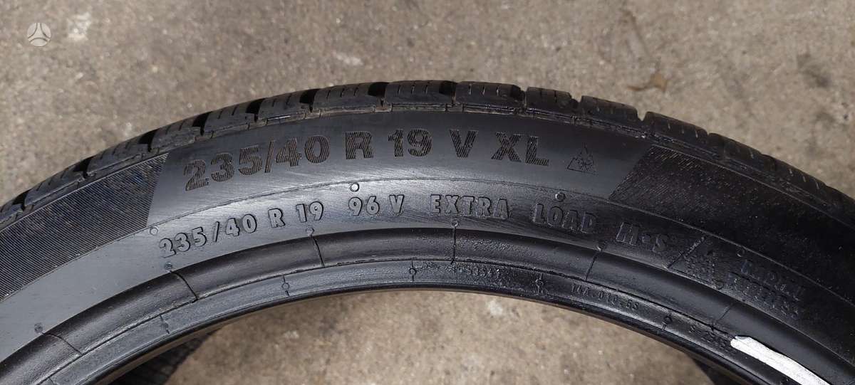 Continental, winter 235/40 R19