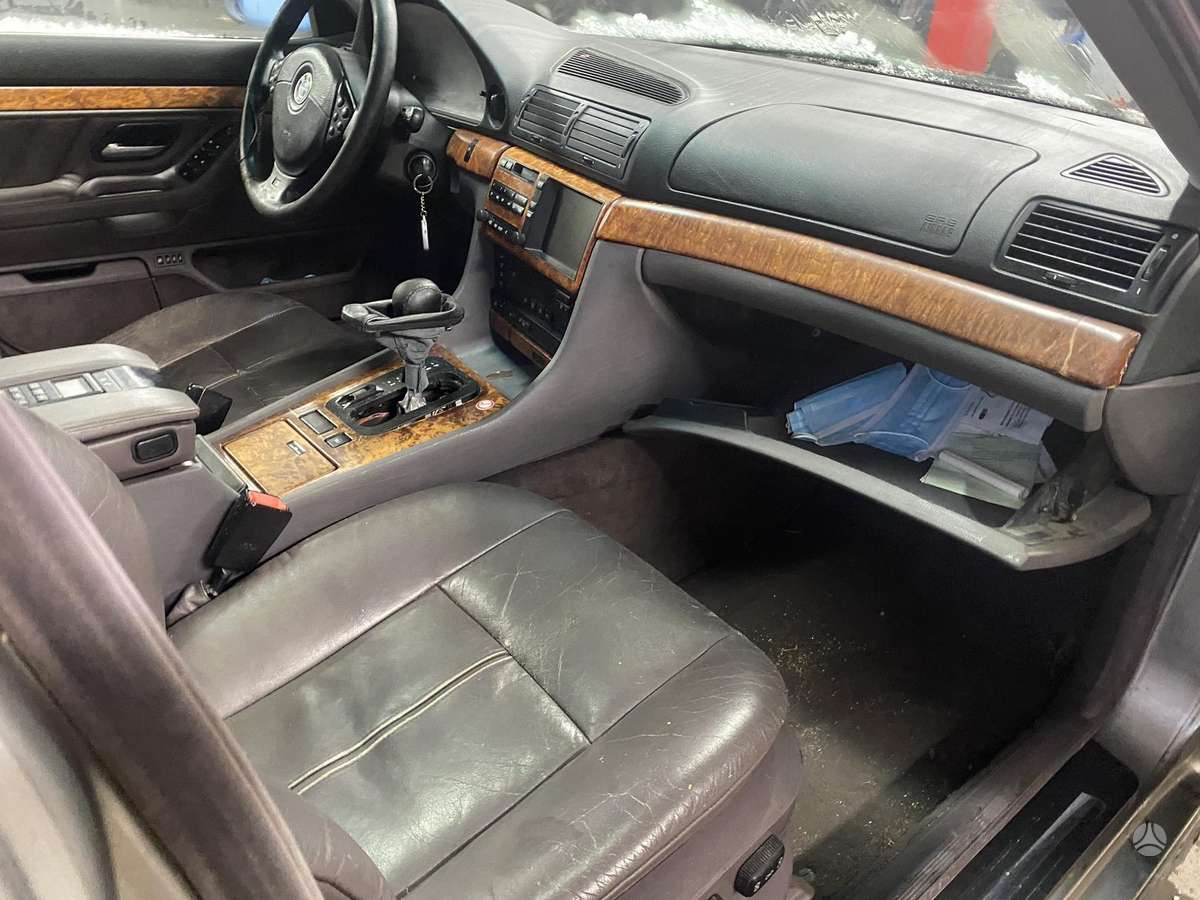 BMW 7 serija