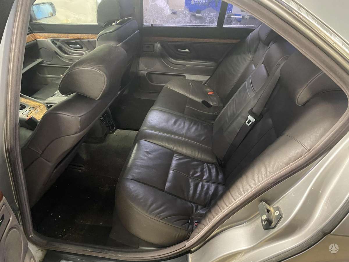 BMW 7 serija