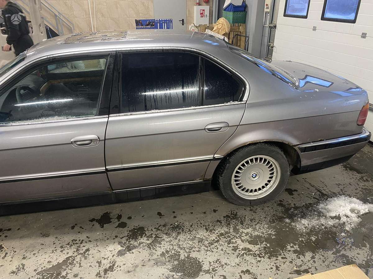 BMW 7 serija