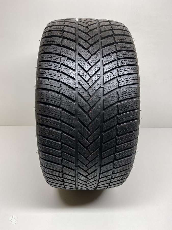 Bridgestone Blizzak LM005 2022m, winter 275/35 R20