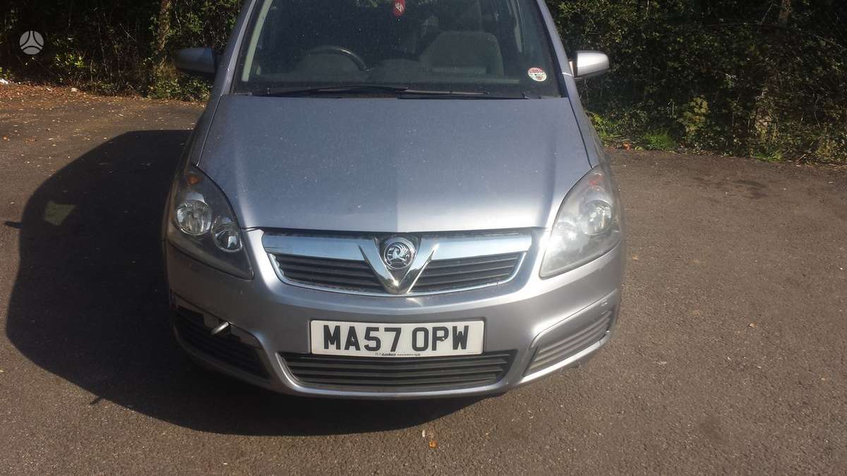 Opel Zafira Masina dalimis