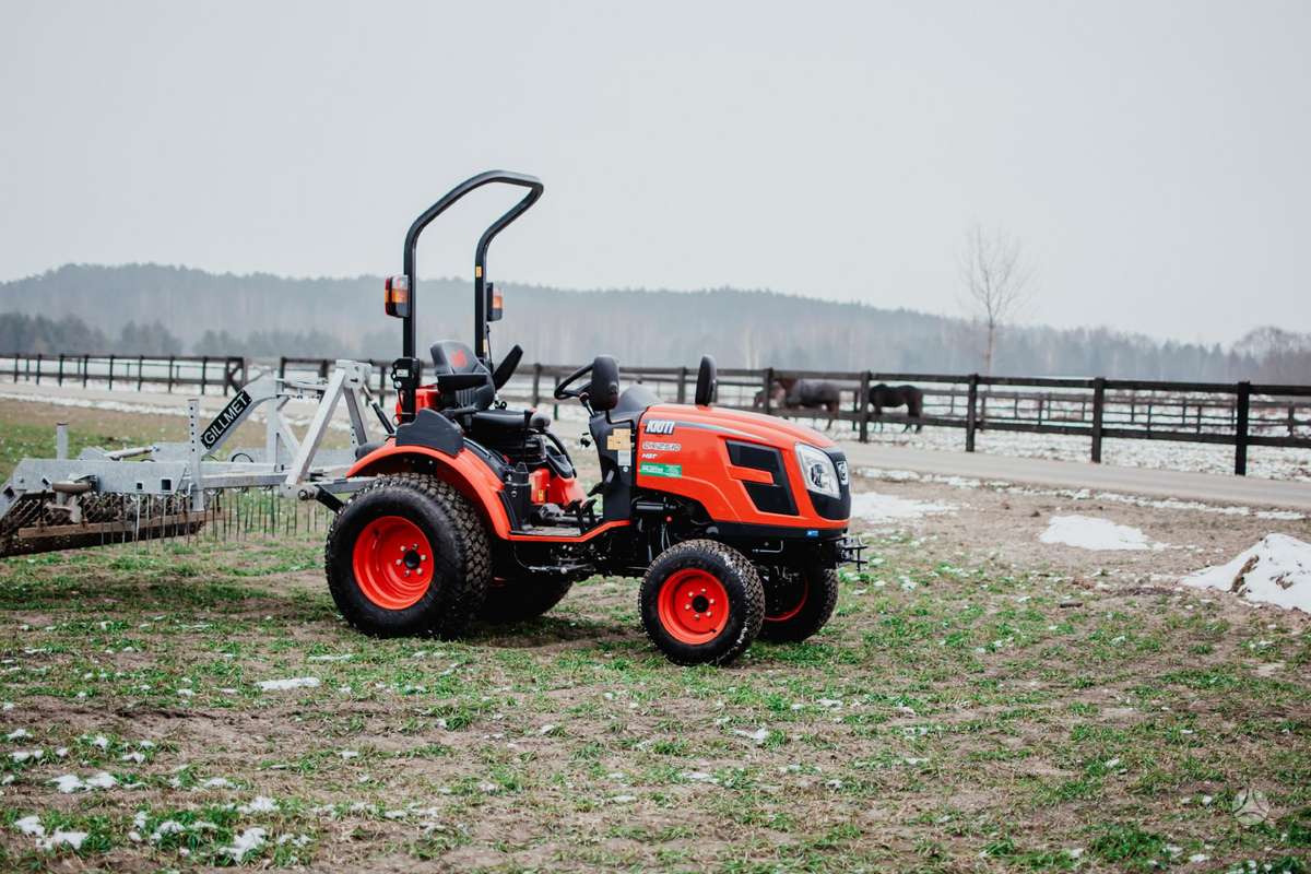 Kioti CX2510 HST, тракторы