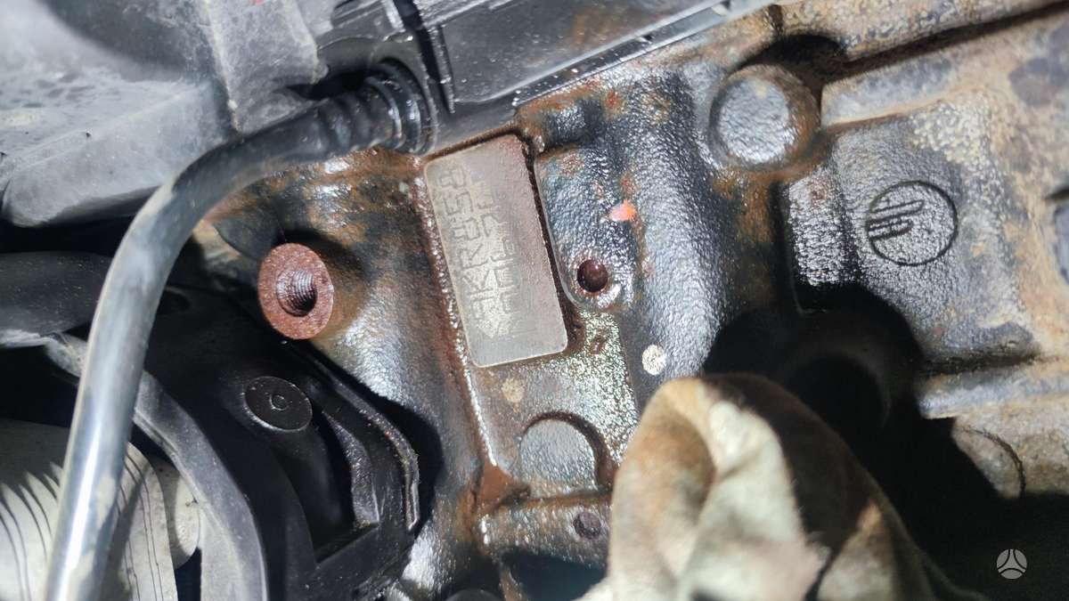 Dacia Duster, K9kr858, Variklis ir dalis aplink varikli
