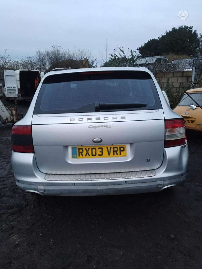 Porsche Cayenne dalimis