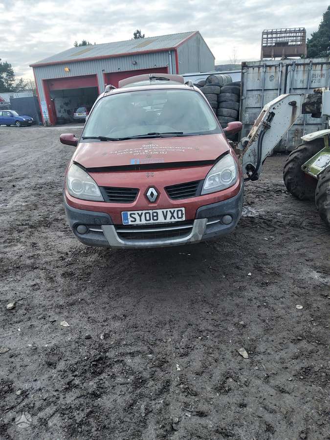 Renault Grand Scenic dalimis