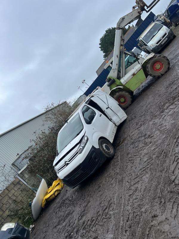 Citroen Jumpy dalimis