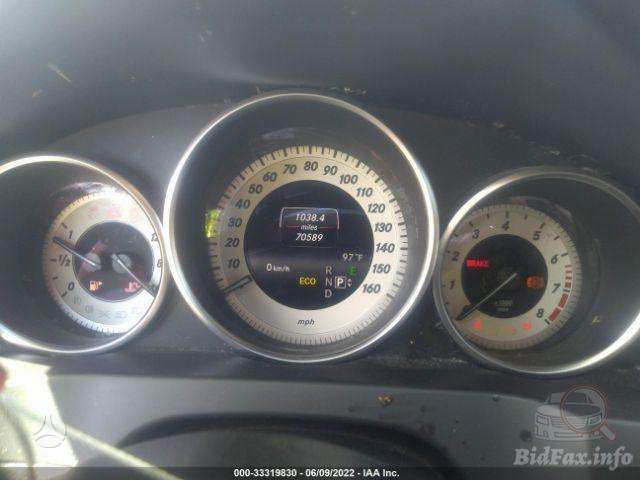 Mercedes-Benz E550 Variklio nebera