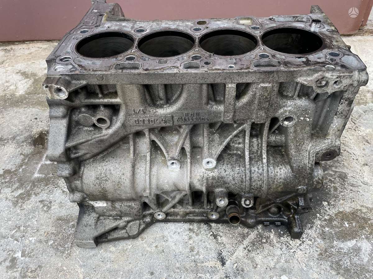 BMW 320, N47d20a 7811138, engine block
