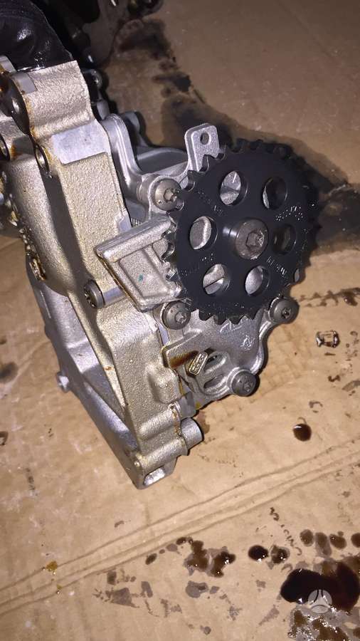 BMW M5, 7852262, crankshaft, pistons