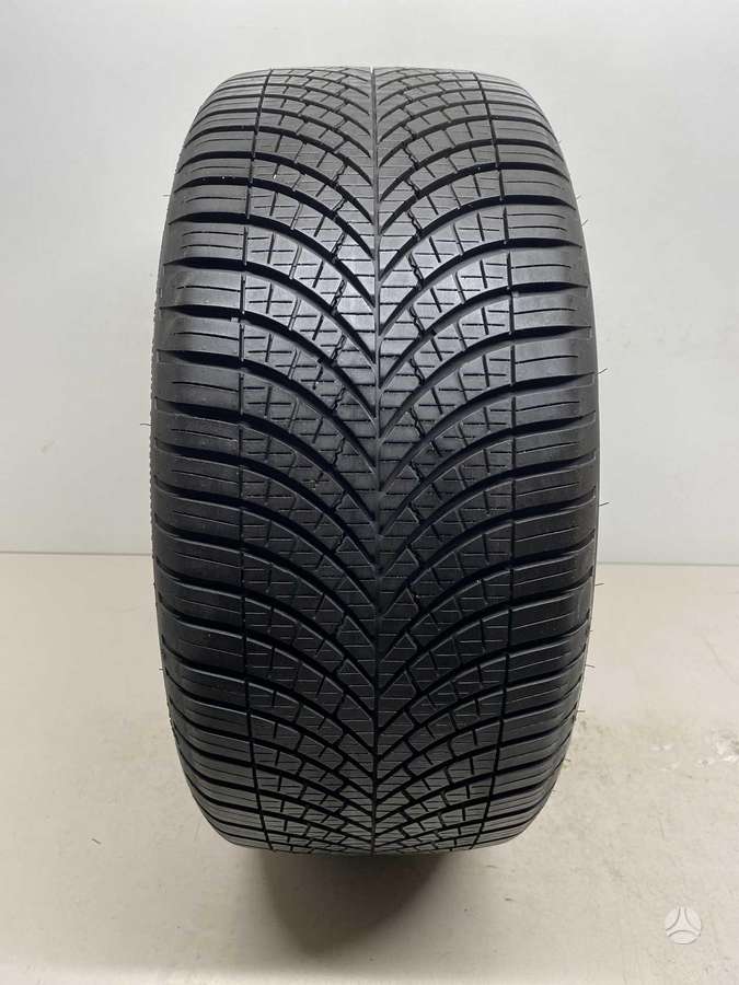 Goodyear Vector4Seasons 2022m, universalios 235/40 R18
